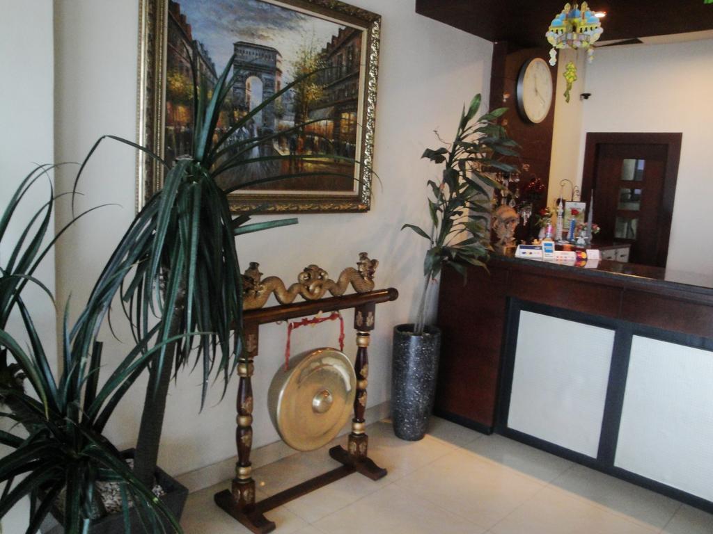 Imperial Hotel Kendari Esterno foto