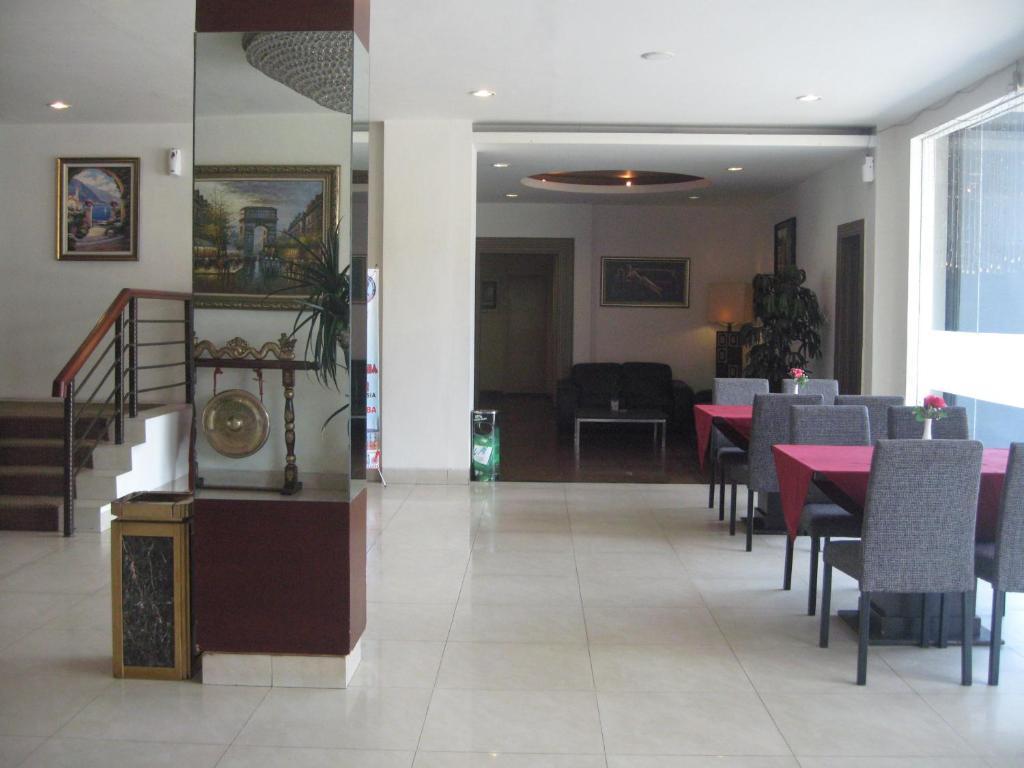 Imperial Hotel Kendari Esterno foto