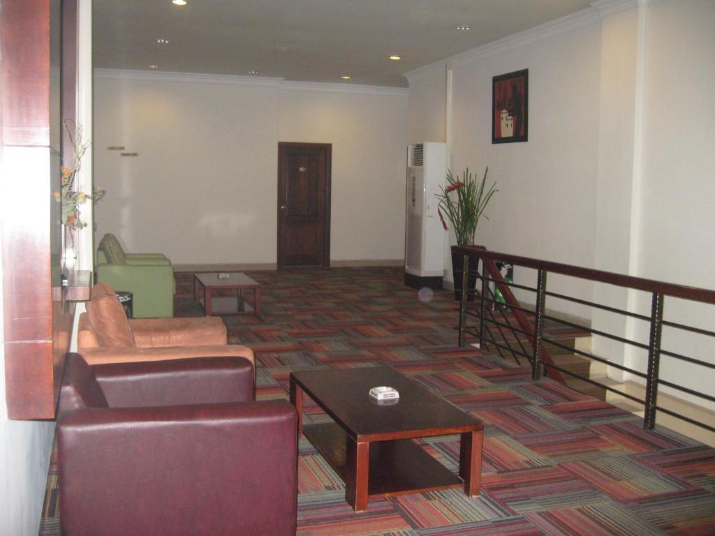 Imperial Hotel Kendari Esterno foto