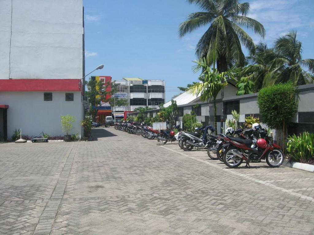Imperial Hotel Kendari Esterno foto